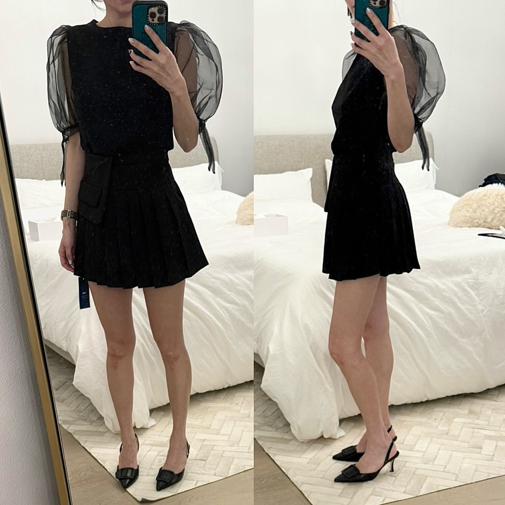 Aqua Black Sheath Sheer Puff Sleeve Black Top in Medium